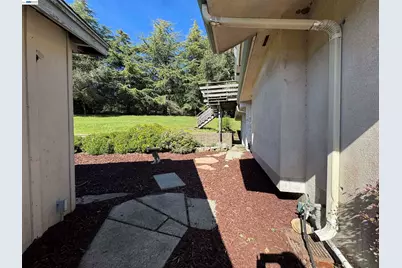 17121 Laurel Rd, Los Gatos, CA 95033 - Photo 40