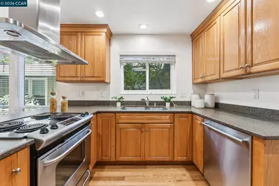 87 Rolling Green Circle, Pleasant Hill, CA 94523 - Photo 18