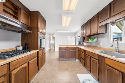 301 Maui Circle, Union City, CA 94587 - Photo 8