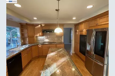 3219 Touriga Dr, Pleasanton, CA 94566 - Photo 2