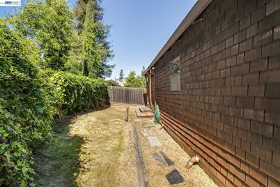 3261 Wyman Street, Oakland, CA 94619 - Photo 22