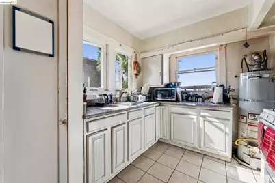 3558 Maple Ave, Oakland, CA 94602 - Photo 10
