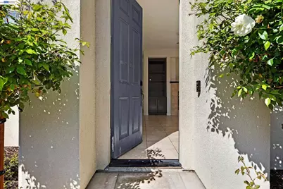 576 Herb White Way, Pittsburg, CA 94565 - Photo 2
