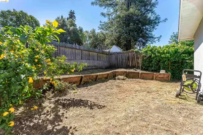 1050 Sierra Ave, Martinez, CA 94553 - Photo 36