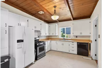 1050 Sierra Ave, Martinez, CA 94553 - Photo 10