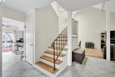 2380 Cabrillo Dr, Hayward, CA 94545 - Photo 2