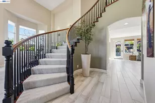 6031 Hedgecrest Cir, San Ramon, CA 94582 - Photo 12