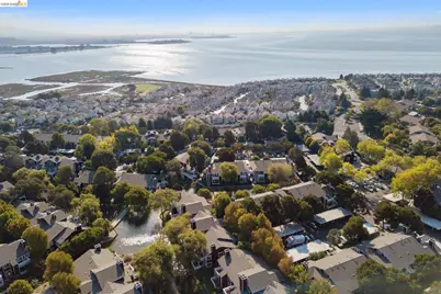 24 Bayside Ct, Richmond, CA 94804 - Photo 2