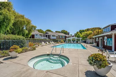 24 Bayside Ct, Richmond, CA 94804 - Photo 38