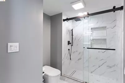 6363 Christie Ave. #2327, Emeryville, CA 94608 - Photo 32