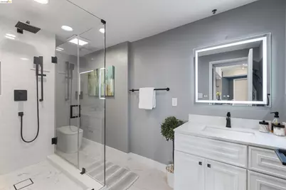 6363 Christie Ave. #2327, Emeryville, CA 94608 - Photo 18