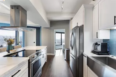 6363 Christie Ave. #2327, Emeryville, CA 94608 - Photo 8