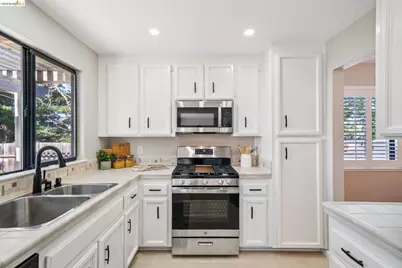 211 Meadowlark Way, Hercules, CA 94547 - Photo 16