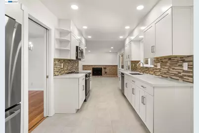 2526 Oakes Dr, Hayward, CA 94542 - Photo 16