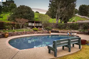 18540 Mesa Verde Way, Castro Valley, CA 94552 - Photo 32