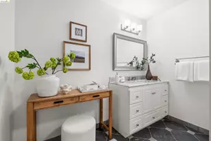 8 Admiral Dr, Emeryville, CA 94608 - Photo 26