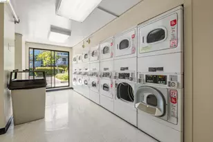 8 Admiral Dr, Emeryville, CA 94608 - Photo 36