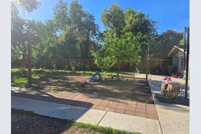 135 4th St, Woodland, CA 95695 - Photo 8