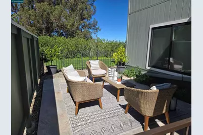 1124 Singingwood Ct #2, Walnut Creek, CA 94595 - Photo 2