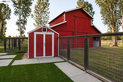 35600 Lasiandra Ln, Davis, CA 95616 - Photo 24
