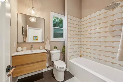 1339 Kains Ave, Berkeley, CA 94702 - Photo 12