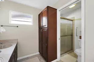 30245 Treeview St, Hayward, CA 94544 - Photo 32