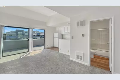 5 Embarcadero W #318, Oakland, CA 94607 - Photo 2