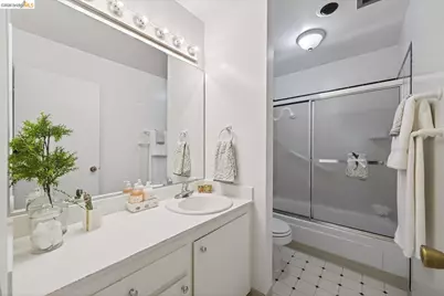 1305 Boulevard Way #APT 303, Walnut Creek, CA 94595 - Photo 10