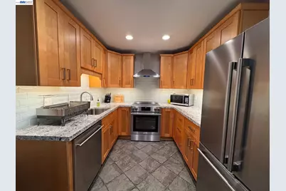 630 Canyon Oaks Drive #D, Oakland, CA 94605 - Photo 38