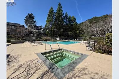 630 Canyon Oaks Drive #D, Oakland, CA 94605 - Photo 32