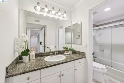 630 Canyon Oaks Drive #D, Oakland, CA 94605 - Photo 22