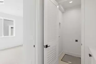 1925 Grand St, Alameda, CA 94501 - Photo 32