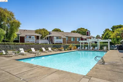 91 Marina Lakes Dr, Richmond, CA 94804 - Photo 34