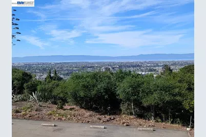 19100 Crest Ave #25, Castro Valley, CA 94546 - Photo 2