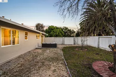 519 Holly St, Vallejo, CA 94589 - Photo 38