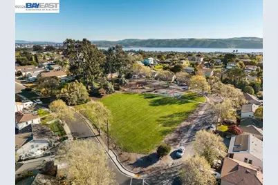 347 E T St, Benicia, CA 94510 - Photo 28