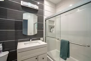 256 29th St, Oakland, CA 94611 - Photo 24