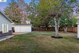 1800 Gilardy Dr, Concord, CA 94518 - Photo 28