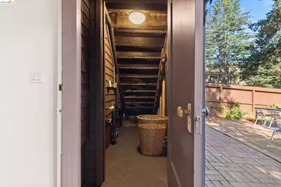 248 Mather St, Oakland, CA 94611 - Photo 32