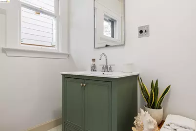 248 Mather St, Oakland, CA 94611 - Photo 20