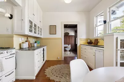 248 Mather St, Oakland, CA 94611 - Photo 14