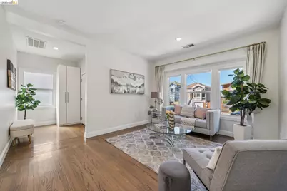 2012 Chestnut St, Oakland, CA 94607 - Photo 4
