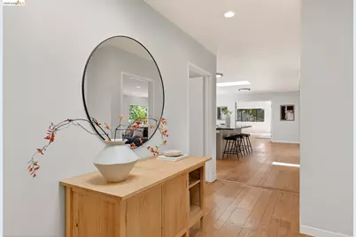 4451 Saint Andrews Rd, Oakland, CA 94605 - Photo 20