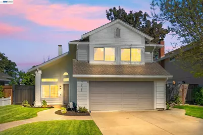 7921 Crossridge Dr, Dublin, CA 94568 - Photo 2