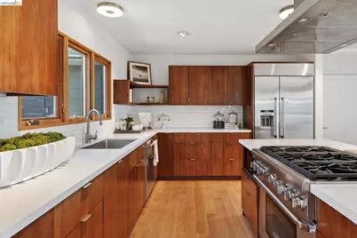 470 Spruce St, Berkeley, CA 94708 - Photo 24