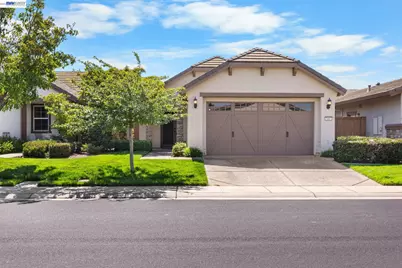 7417 Chatsworth Cir, Elk Grove, CA 95757 - Photo 1