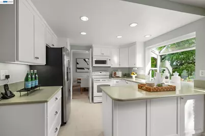 6034 Slopeview Ct, Castro Valley, CA 94552 - Photo 8