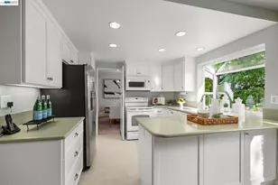 6034 Slopeview Ct, Castro Valley, CA 94552 - Photo 8