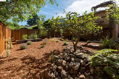 5437 Poinsett Ave, El Cerrito, CA 94530 - Photo 24