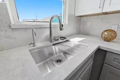 16311 Ria Dr, Ashland, CA 94578 - Photo 16